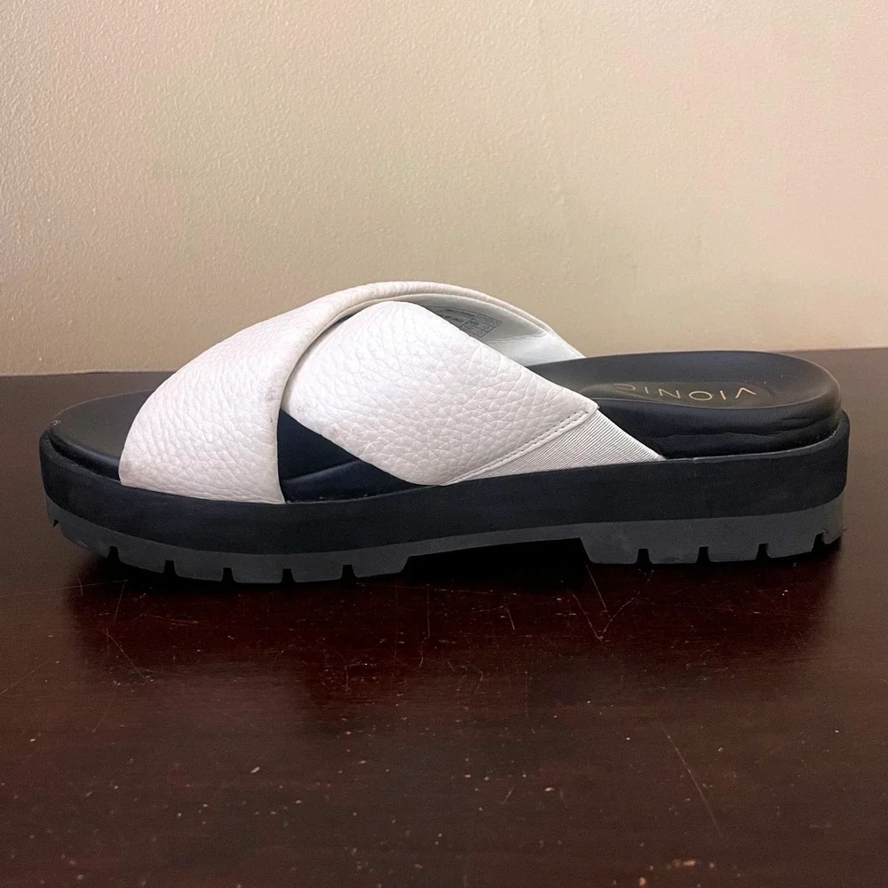 Vionic Vesta White Pebbled Leather Crisscross Platform Slide Sandals Women 8
